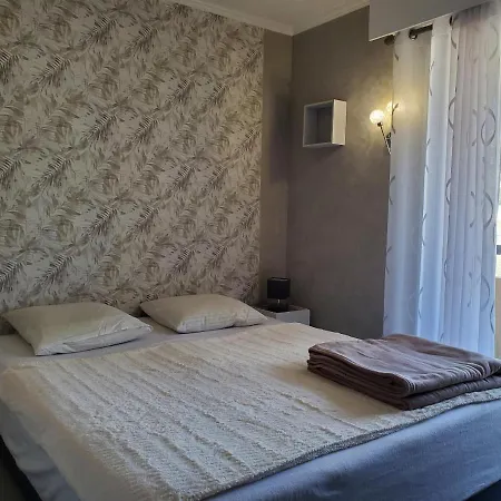 2 Pieces Climatise 4 Personnes Apartman Fréjus